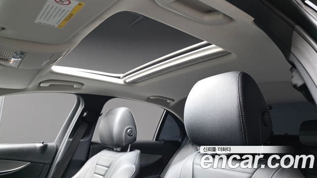 Mercedes-Benz E-Class 2018 — ფოტო 16/20