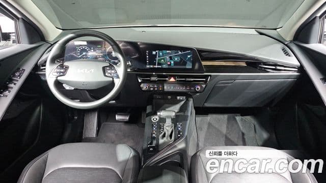 Kia Niro 2022 — фото 6 из 20