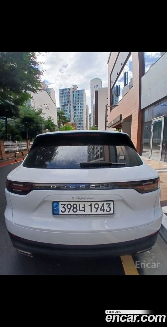 Porsche Cayenne 2020 — ფოტო 4/12