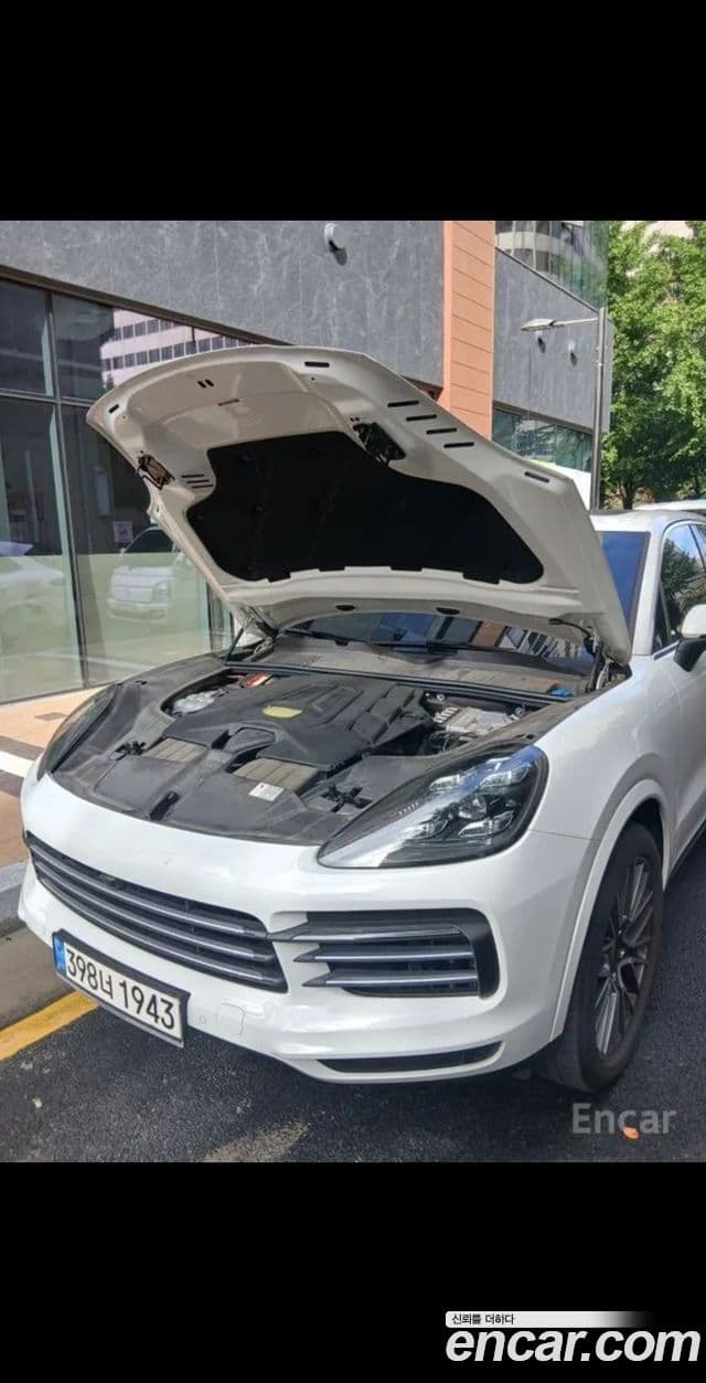 Porsche Cayenne 2020 — ფოტო 6/12