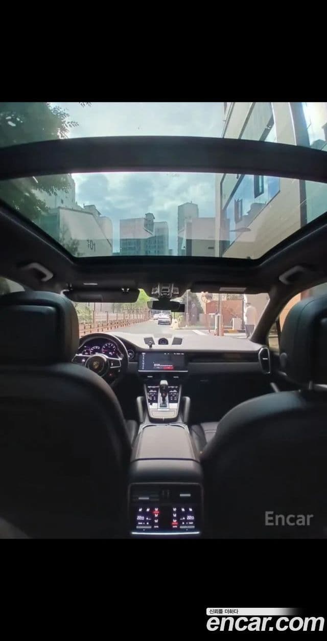 Porsche Cayenne 2020 — ფოტო 12/12