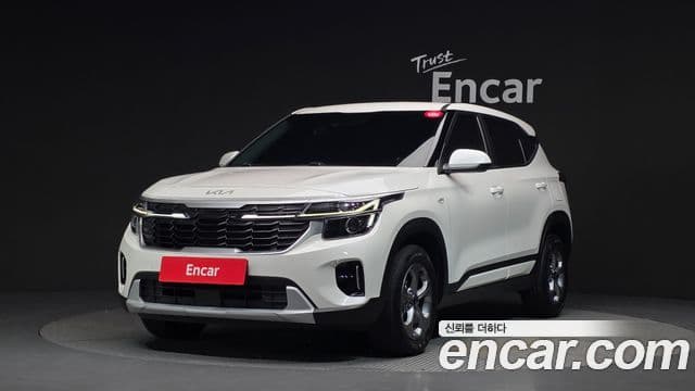 Kia Seltos 2023 — ფოტო 1/20