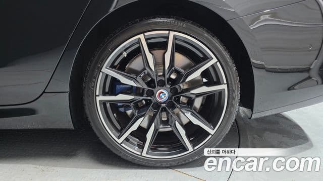 BMW 8 Series 2022 — Photo 11/34
