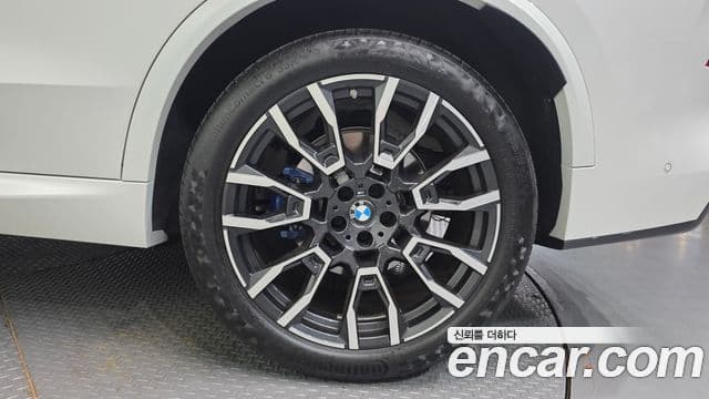 BMW X5 2025 — Photo 8/31