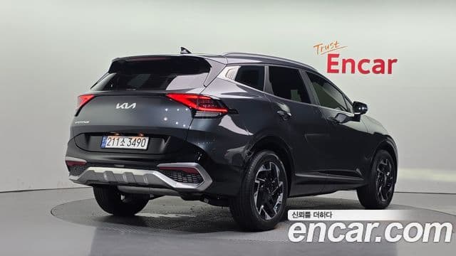 Kia Sportage 2023 — ფოტო 2/20