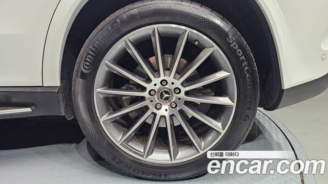 Mercedes-Benz GLE-Class 2024 — Photo 29/38