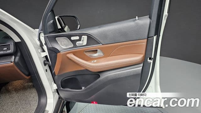 Mercedes-Benz GLE-Class 2024 — Photo 15/38