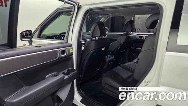 Hyundai Santa Fe 2023 — Photo 12/35