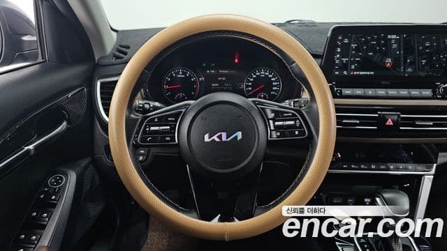 Kia Seltos 2022 — фото 13 из 20