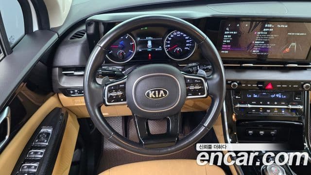 Kia Carnival 2020 — фото 13 из 20