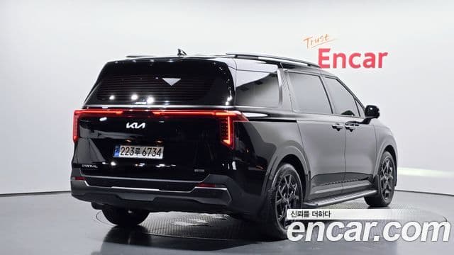 Kia Carnival 2024 — фото 2 из 20