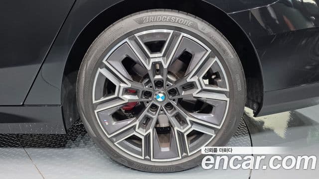 BMW 5 Series 2025 — Photo 33/33