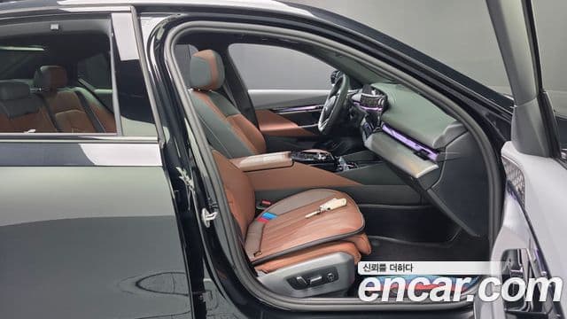 BMW 5 Series 2025 — Photo 16/33