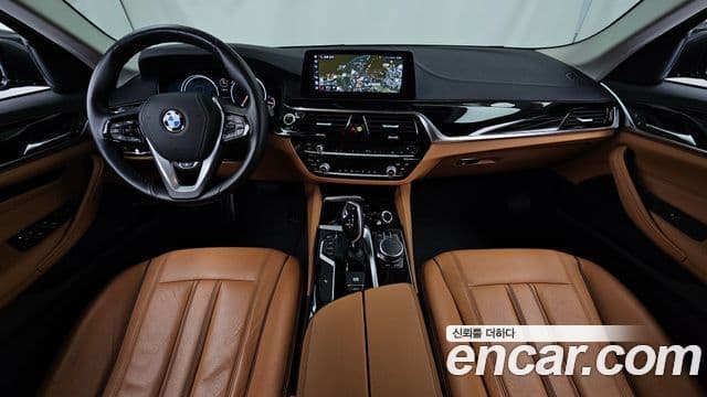 BMW 5 Series 2018 — фото 7 из 20