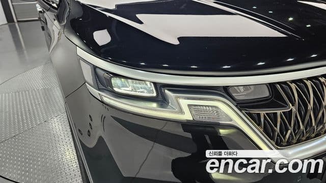 Kia Carnival 2021 — ფოტო 5/31