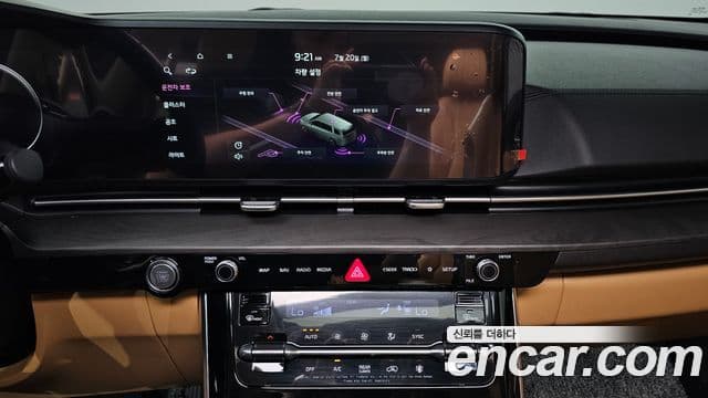 Kia Carnival 2021 — ფოტო 22/31