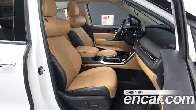 Kia Carnival 2020 — фото 11 из 20