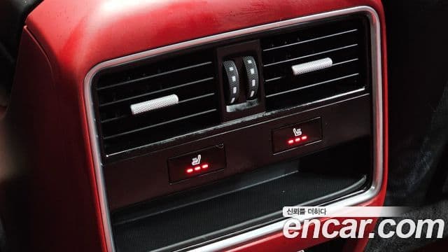 Porsche Cayenne 2020 — Photo 21/31