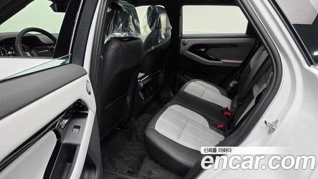 Land Rover Range Rover Evoque 2026 — фото 12 из 20