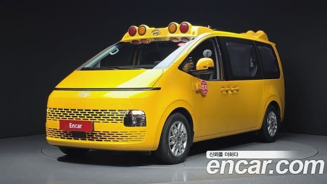 Hyundai Staria 2024 — ფოტო 15/28