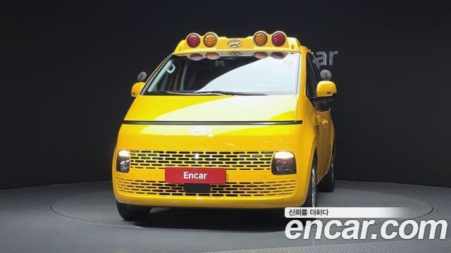 Hyundai Staria 2024 — ფოტო 21/28