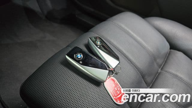 BMW 7 Series 2023 — ფოტო 22/38