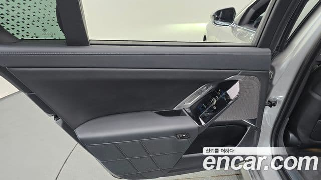 BMW 7 Series 2023 — ფოტო 11/38