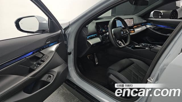 BMW 5 Series 2025 — фото 11 из 20