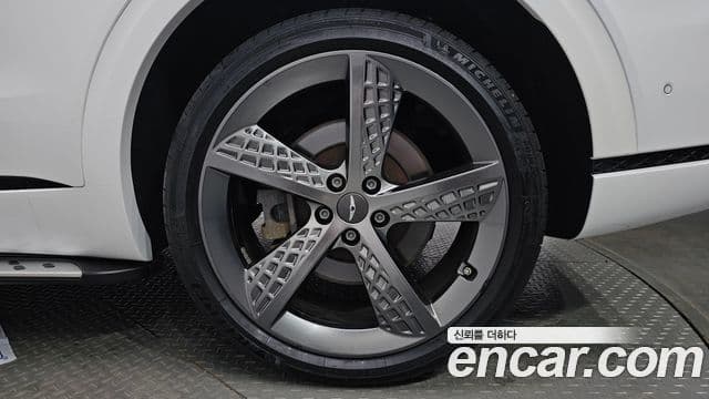 Genesis GV70 2021 — ფოტო 8/20