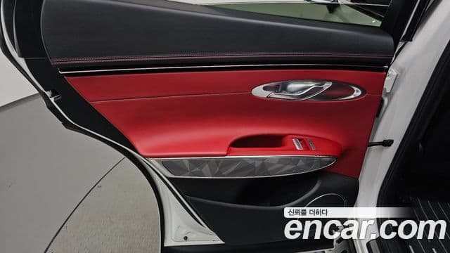 Genesis GV70 2021 — ფოტო 12/20