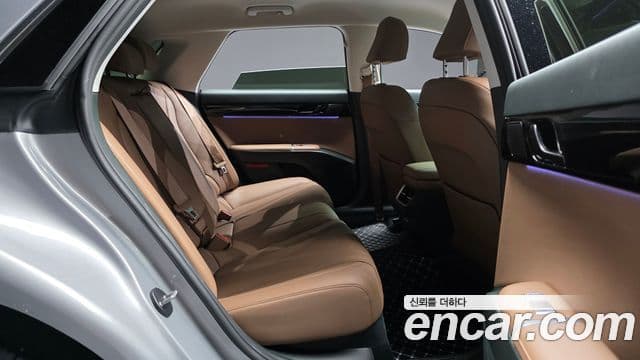 Hyundai Grandeur 2023 — ფოტო 11/20