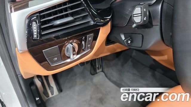 BMW 5 Series 2022 — фото 18 из 20