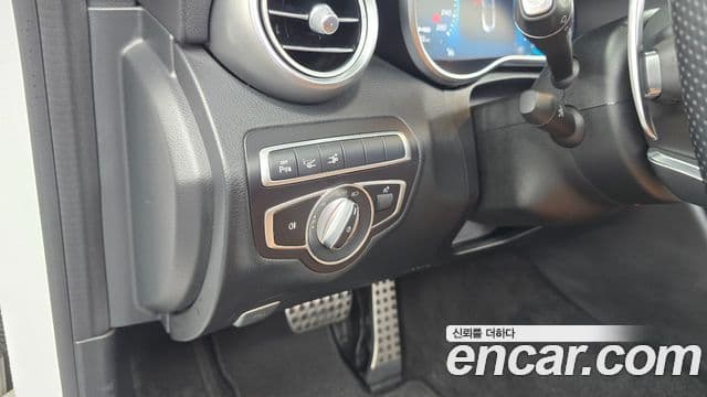 Mercedes-Benz C-Class 2019 — фото 16 из 20