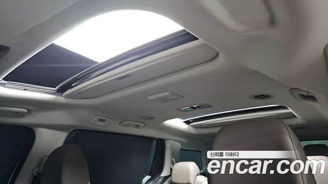 Kia Carnival 2024 — фото 17 из 20