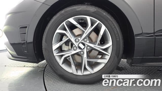 Hyundai Sonata 2022 — ფოტო 5/20