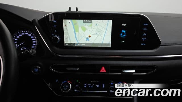 Hyundai Sonata 2022 — ფოტო 13/20