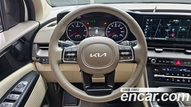 Kia Carnival 2023 — Фото 13/20