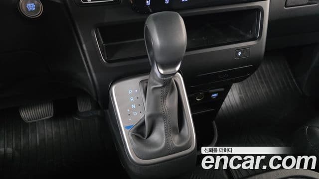 Hyundai Staria 2024 — фото 9 из 20