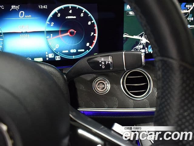 Mercedes-Benz E-Class 2022 — ფოტო 12/20