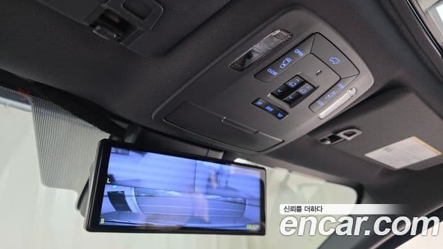 Toyota Sienna 2023 — фото 17 из 20