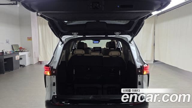 Toyota Sienna 2023 — фото 20 из 20