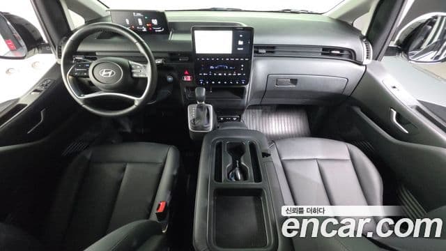 Hyundai Staria 2025 — фото 7 из 20