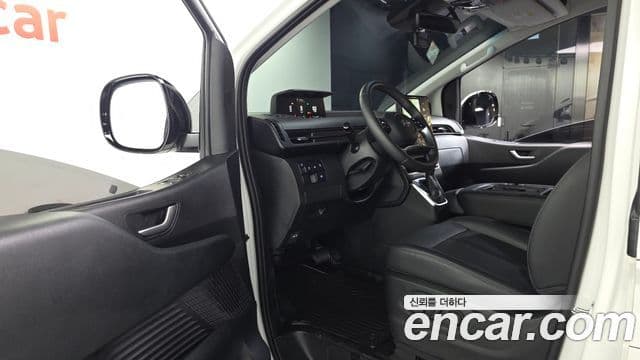 Hyundai Staria 2025 — фото 10 из 20