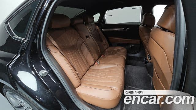 Genesis Electrified G80 2022 — фото 11 из 20