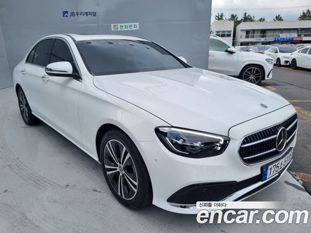 Mercedes-Benz E-Class 2021 — фото 2 из 19