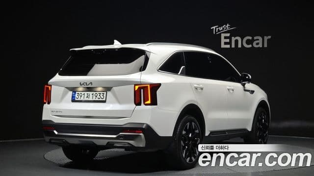 Kia Sorento 2023 — Фото 2/20