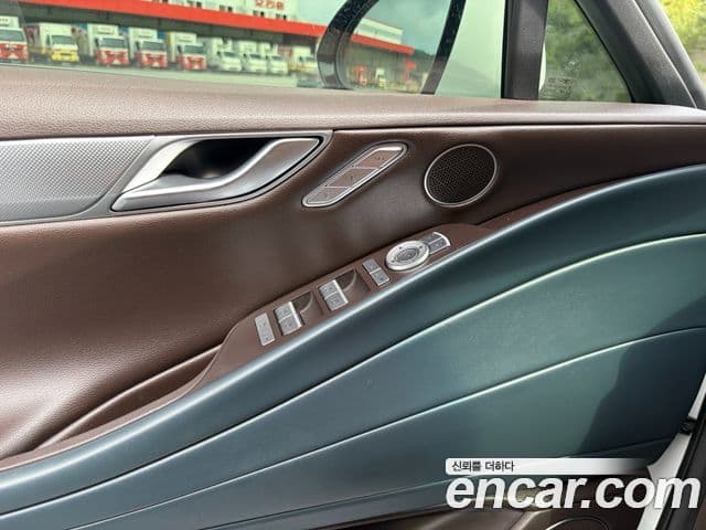 Genesis Electrified G80 2021 — фото 14 из 19