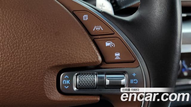 Genesis Electrified G80 2022 — фото 15 из 20