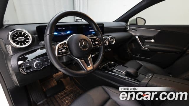 Mercedes-Benz A-Class 2021 — Şəkil 15/19
