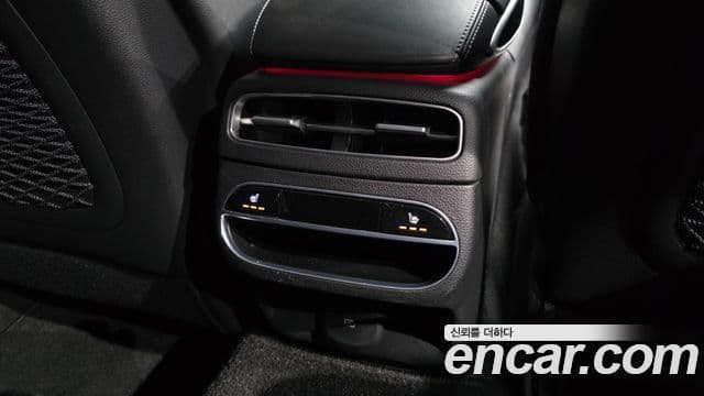 Genesis GV70 2021 — ფოტო 18/20